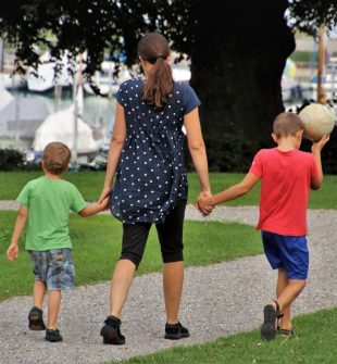 Satin bukser: En dybdegående guide til stil, historie og shopping